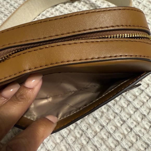 Michael Kors Jet Set Small Pebbled Leather Belt Bag - Picture 5 of 15